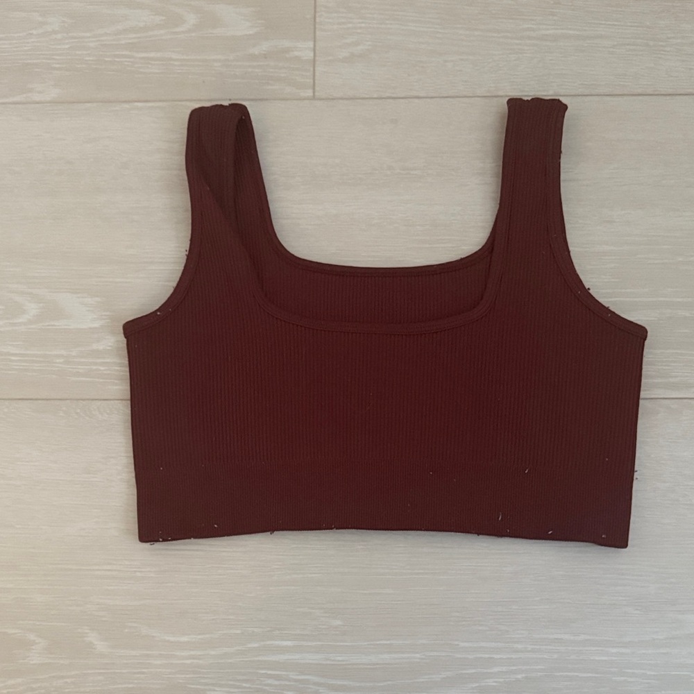 ✨ Basic Brown Ribbed Crop Top - Picture 5 of 5